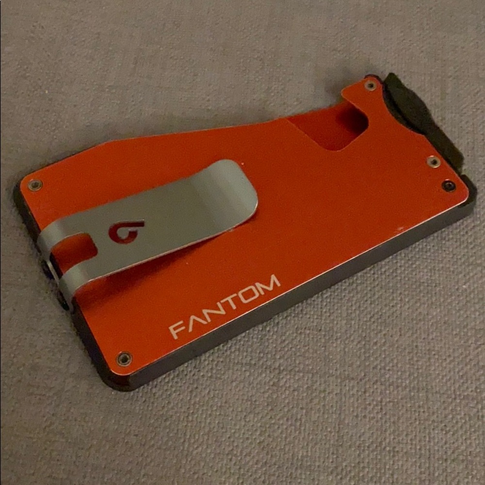 Fantom Wallet. Fits around 5 cards